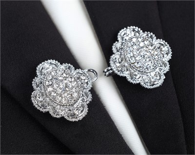 Зажим д/кардигана «Ажур», цв. белый в серебре 119232