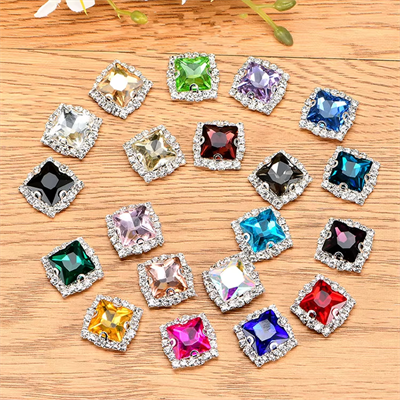 Кабошон квадрат со страз. в золоте хамелеон 20 мм 127349