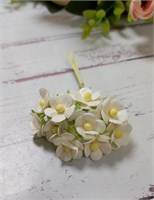 Незабудки бумажные 1,5см на стебельке, белые уп.10шт  110958