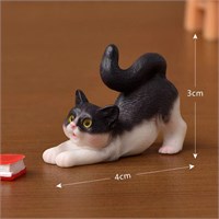 Кот черно-белый потягивается мини-фигурка 3*4см 112403