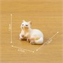 Кошка белая коричн лапки лежит 1,6*1,8см мини  128948