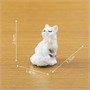 Кошечка мохнатая белая сидит 2,6*1,8см мини 24471